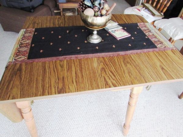 VINTAGE DROP LEAF FARM STYLE KITCHEN TABLE