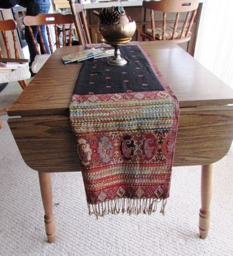 VINTAGE DROP LEAF FARM STYLE KITCHEN TABLE