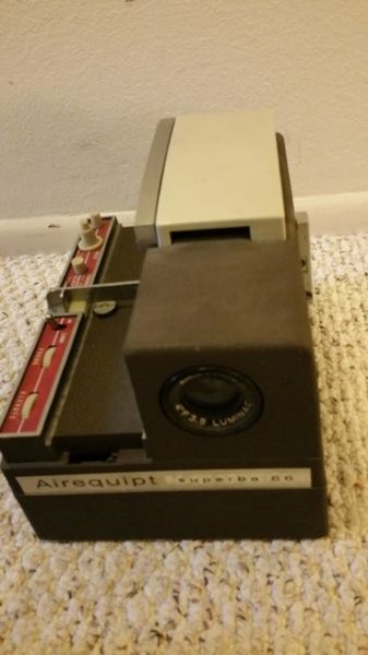 SLIDE PROJECTOR AND PORTABLE SCREEN