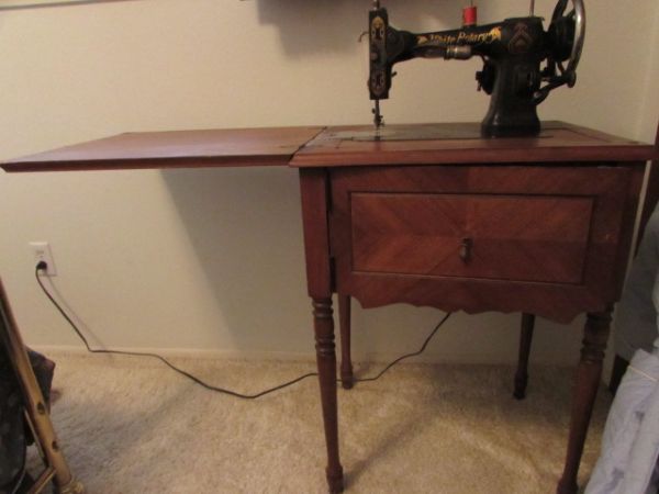 ANTIQUE WHITE SEWING MACHINE WITH CABINET