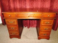 BEAUTIFUL SOLID WOOD SEWING TABLE/DESK 
