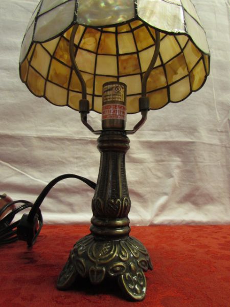 ELEGANT CAPIZ SHELL ACCENT LAMP - NEW