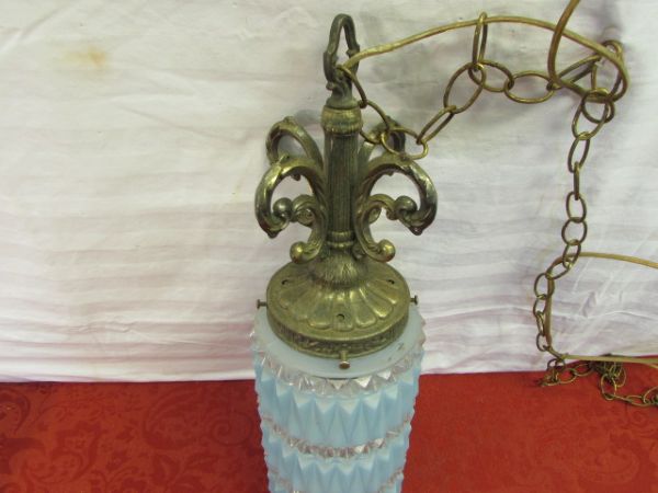 LOVELY VINTAGE BLUE DIAMOND POINT GLASS HANGING LAMP
