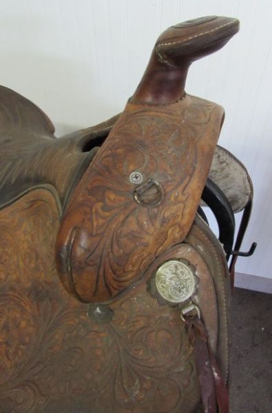 WELL MADE TOOLED LEATHER SADDLE WITH BREAST COLLAR & CINCH
