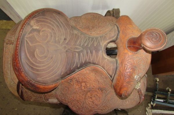 WELL MADE TOOLED LEATHER SADDLE WITH BREAST COLLAR & CINCH