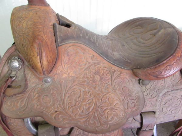 WELL MADE TOOLED LEATHER SADDLE WITH BREAST COLLAR & CINCH