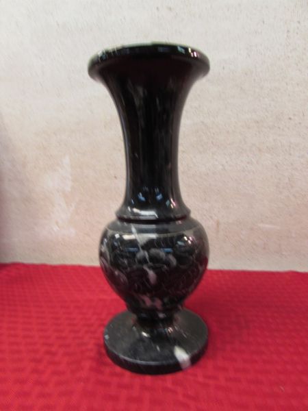 VINTAGE ETCHED BLACK & WHITE MARBLE VASE