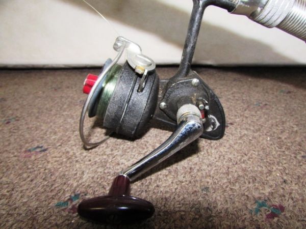 VINTAGE HEDDON PAL MARK V FISHING ROD WITH DAM QUICK 220 REEL