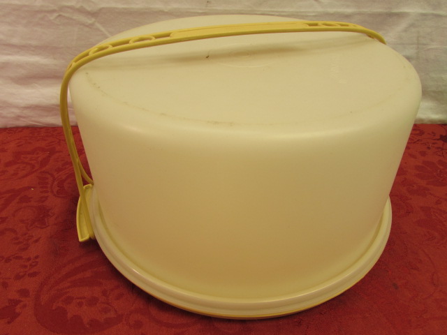 Vintage Tupperware Harvest Gold Cake Keeper Container