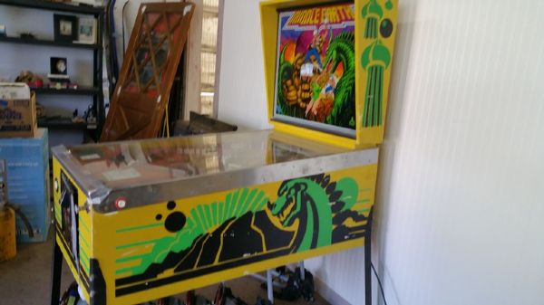 ATARI MIDDLE EARTH PINBALL MACHINE