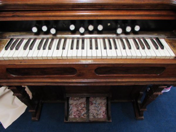 ANTIQUE PUMP ORGAN IN A BEAUTIFUL CABINET! 