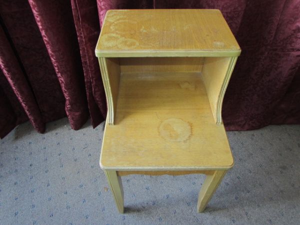 MID CENTURY MODERN STEP END TABLE/NIGHT STAND 