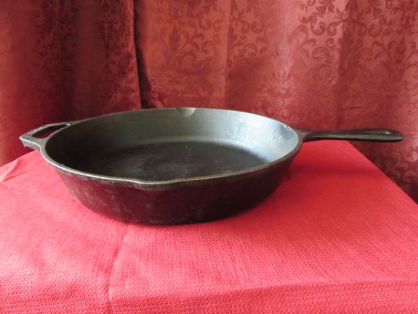 LODGE 8SK CAST IRON SKILLET