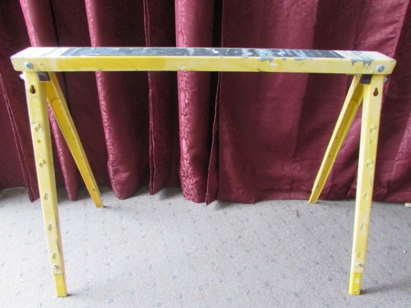 FOLDING METAL SAWHORSE