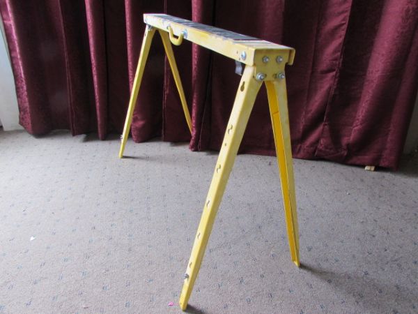 FOLDING METAL SAWHORSE