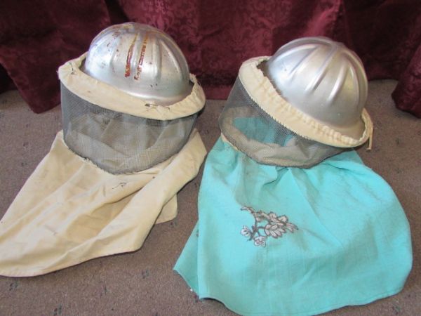 BEE KEEPER GEAR  & VINTAGE BEE SMOKER