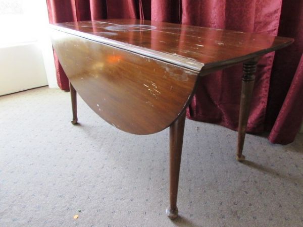 DROP LEAF TABLE WITH TURNED LEGS 