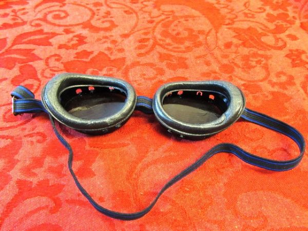 VINTAGE SWISS ARMY CEBE MOTORCYCLE GOGGLES WITH CASE 