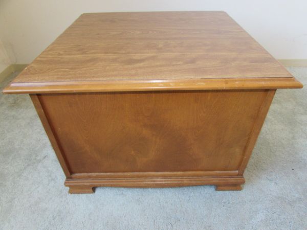 MATCHING SQUARE END TABLE