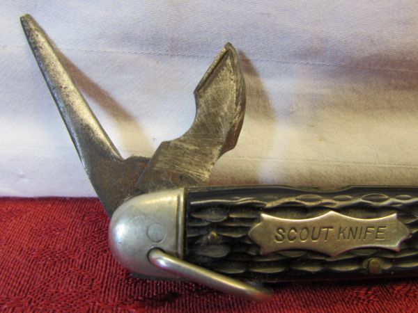 COOL VINTAGE CAMILLUS SCOUT POCKET KNIFE WITH COMPASS 