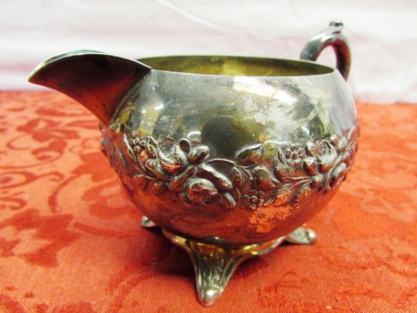 VINTAGE SILVER PLATE CREAM & SUGAR SET WITH TRAY