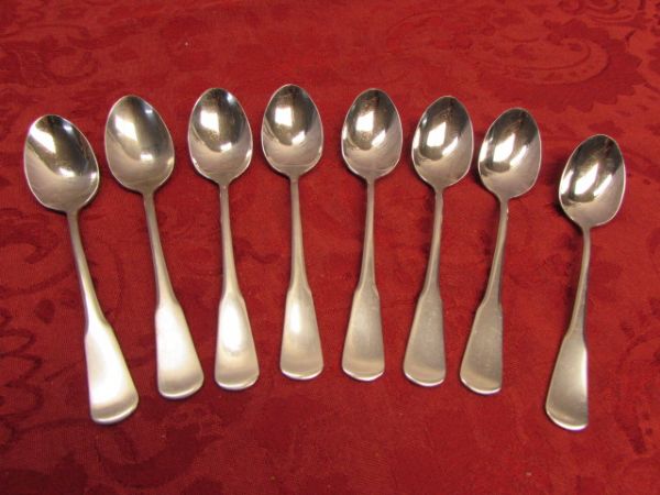 NICE STAINLESS STEEL FLATWARE IN ORGANIZER 