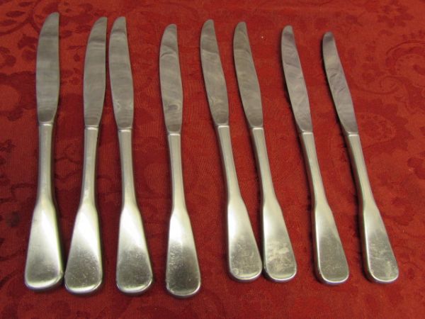 NICE STAINLESS STEEL FLATWARE IN ORGANIZER 