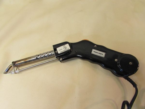 SOLDERING GUN WITH SUPPLIES IN CASE