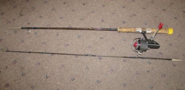 TWO VINTAGE ROD & REEL COMBOS GARCIA MITCHELL DAM QUICK