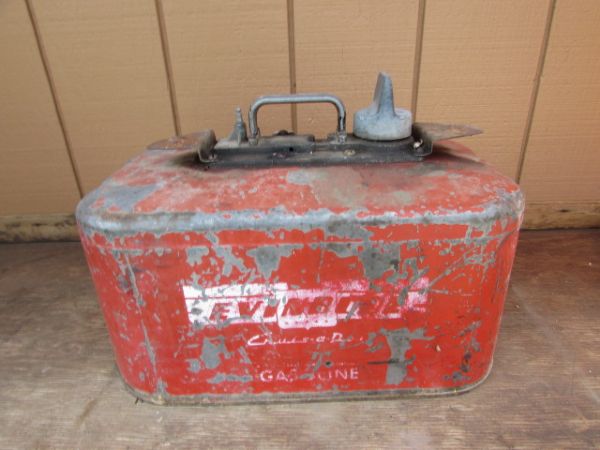 VINTAGE METAL EVINRUDE GAS CAN