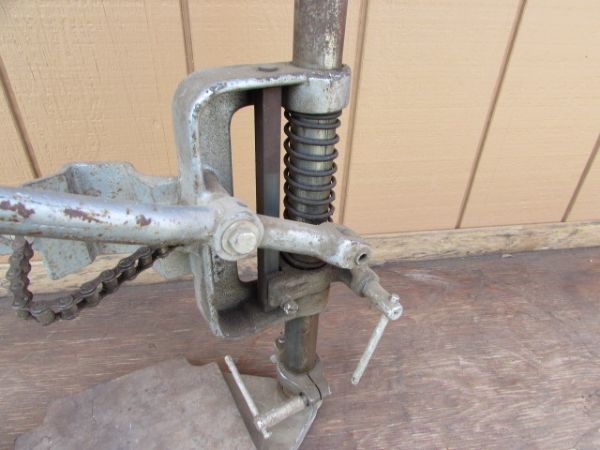 SHOPMATE 1/2 DRILL WITH MILWAUKEE DRILL STAND