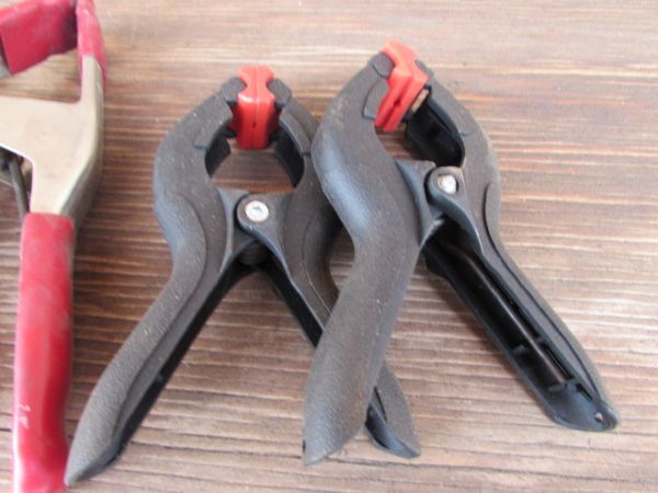 FOURTEEN METAL QUICK GRIP SPRING CLAMPS