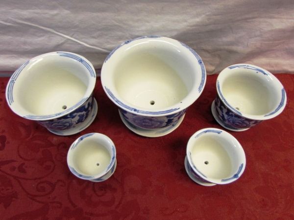 NEW!  FIVE LOVELY CERAMIC FLOWER POTS WITH SAUCERS 