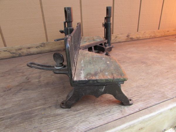 VINTAGE MITER BOX WITH SAW