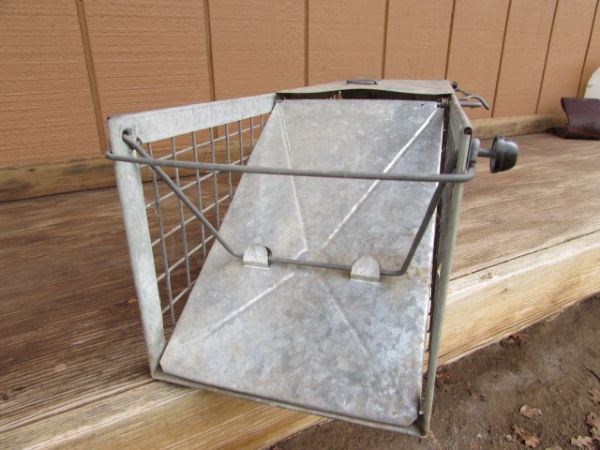 SMALL LIVE ANIMAL TRAP