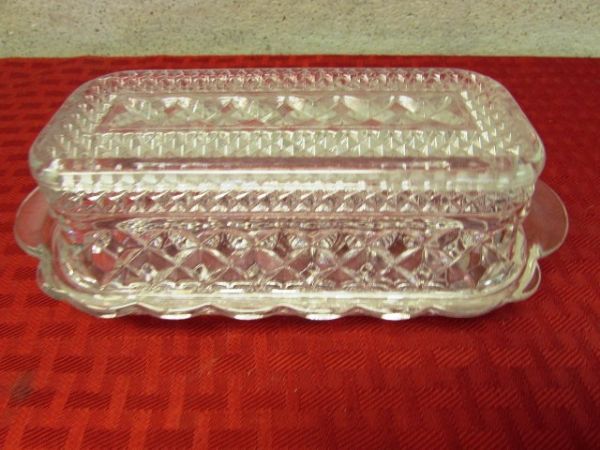 GORGEOUS VINTAGE SANDWICH GLASS SET BY HOCKING & COVERED BUTTER DISH