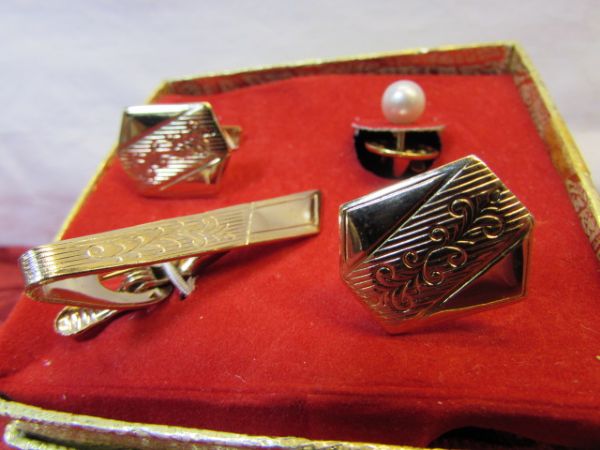 VINTAGE ACCESSORIES FOR MEN - QUARTZ WATCH, CUFF LINKS & TIE CLIP SET, NAIL SET & PHOTON MICRO LIGHT 