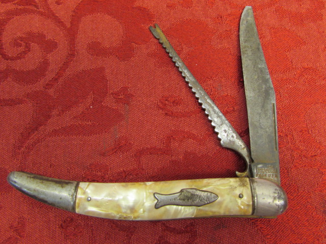 Lot Detail - VINTAGE IMPERIAL POCKET KNIFE WITH FISH SCALER