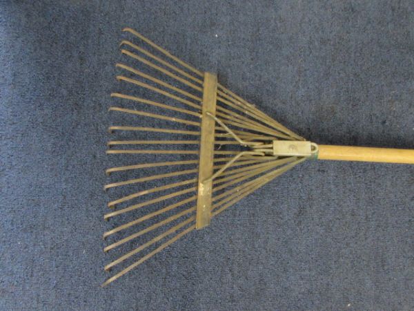 TREE PRUNER, RAKE & 2 RAKE HEADS