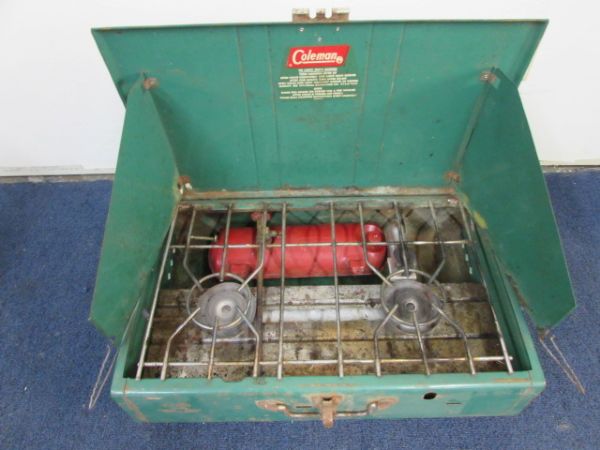 VINTAGE COLEMAN STOVE & 2 INSULATED BEVERAGE CONTAINERS - THERMOS