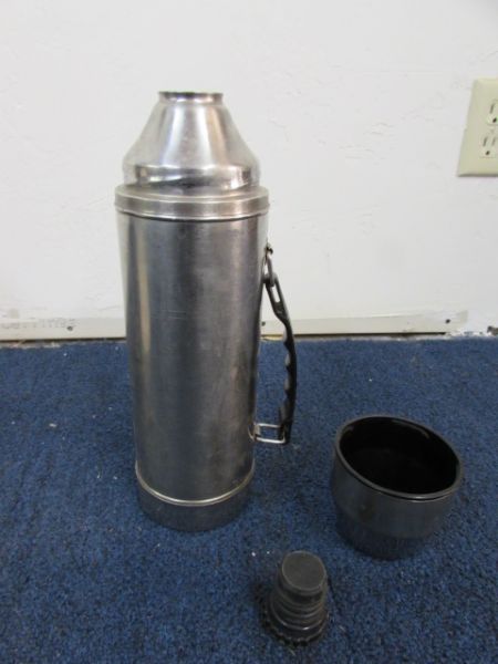 VINTAGE COLEMAN STOVE & 2 INSULATED BEVERAGE CONTAINERS - THERMOS