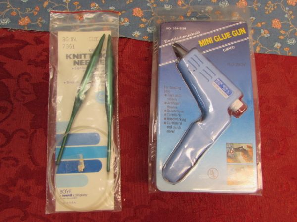 CRAFTERS HEAVEN - EXACTO KNIFE SET, VINTAGE SCISSORS KNITTING NEEDLES, CROCHET HOOKS, SCROLL FRAME & MORE