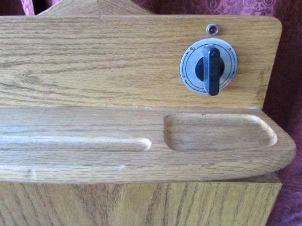 VINTAGE OAK ELECTRIC PANTS PRESSER VALET 