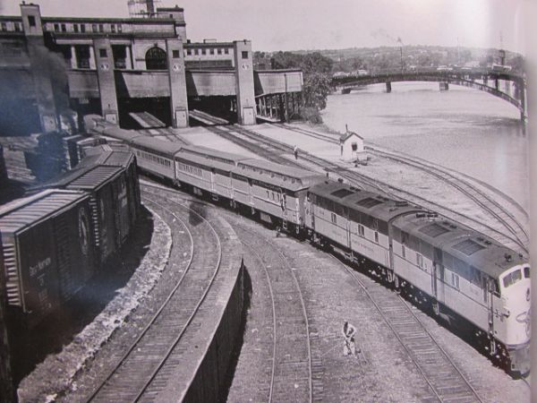 ALL ABOARD!  NICE BOOK ABOUT ELECTRO MOTIVE'S CLASSIC STREAMLINERS