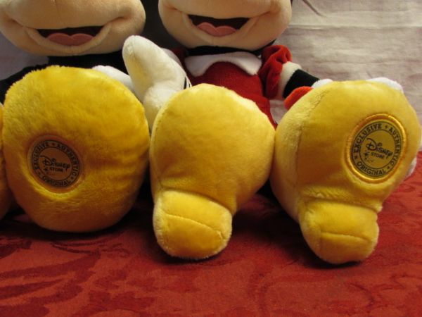 EXCLUSIVE AUTHENTIC DISNEY STORE ORIGINALS - PLUSH MICKEY & MINNIE 