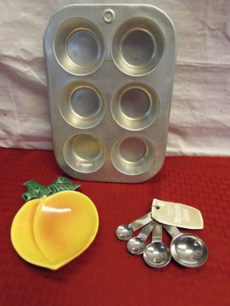 PYREX & CERAMIC PIE PLATES, HAND MIXER, NEW SS MEASURING SPOONS, DISH TOWELS, OVEN MIT, MICROWAVE DISH & MORE