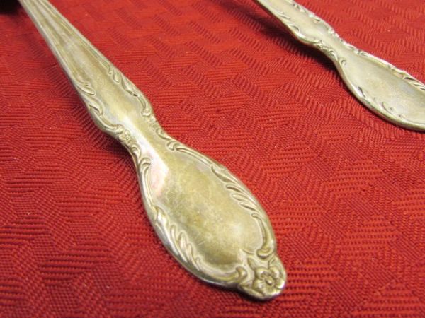 ELEGANT VINTAGE ROGERS & BROS. SILVER PLATE SERVING FORK, SPOON & PIE SERVER