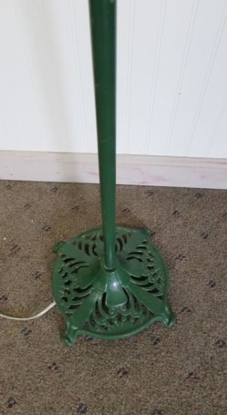 ANTIQUE FLOOR LAMP WITH ORNATELY SCUPTED METAL BASE