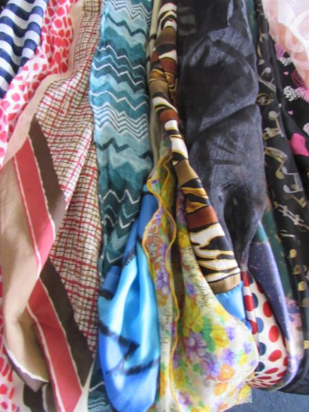 COLLECTION OF BEAUTIFUL SCARVES