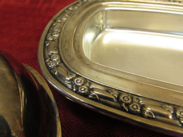 ELEGANT VINTAGE ONEIDA SILVERPLATE COVERED BUTTER DISH & SERVING PLATE & 2 CRYSTAL VASES